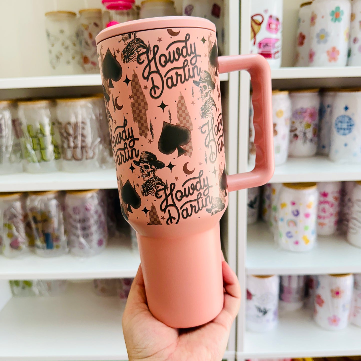 40oz Tumbler with Lid and Straw, Howdy Darlin on Pink