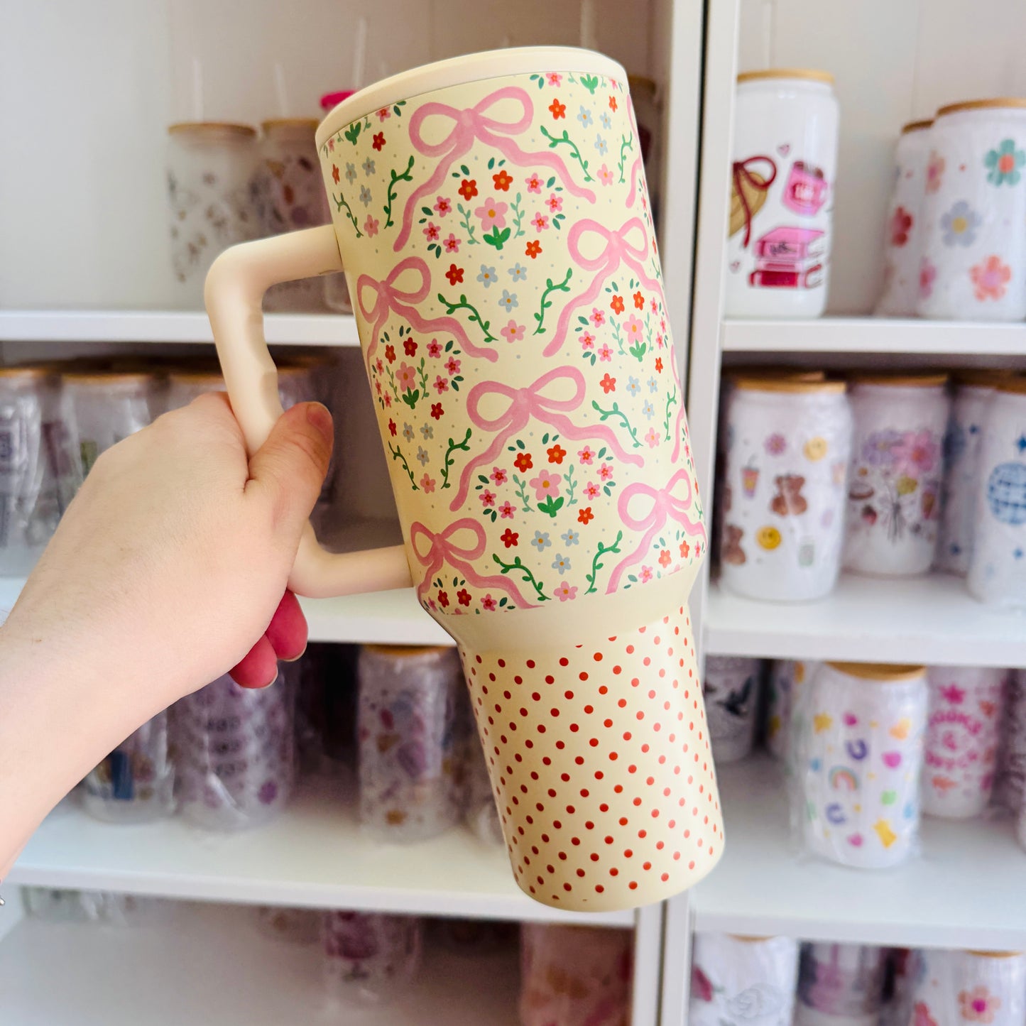 40oz Tumbler with Lid and Straw, Summer Floral Bows and Polka Dots on Cream