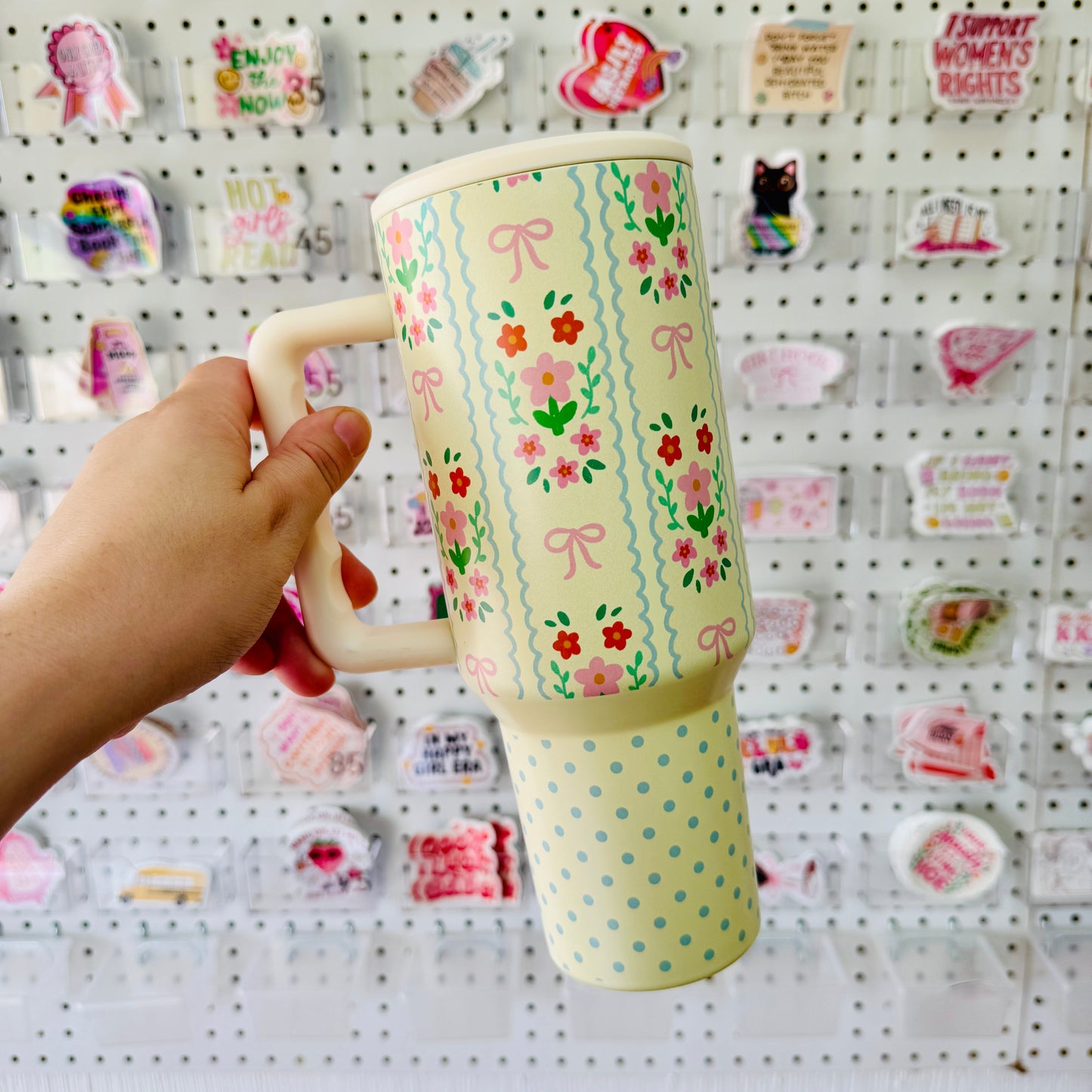 40oz Tumbler with Lid and Straw, Summer Floral Rows on Cream