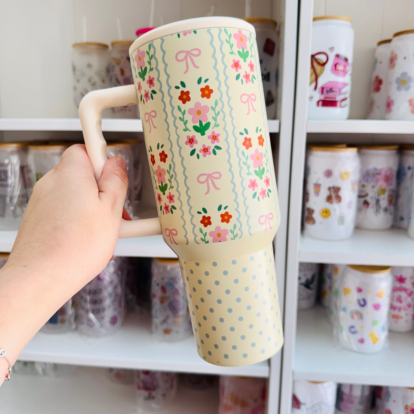 40oz Tumbler with Lid and Straw, Summer Floral Rows on Cream