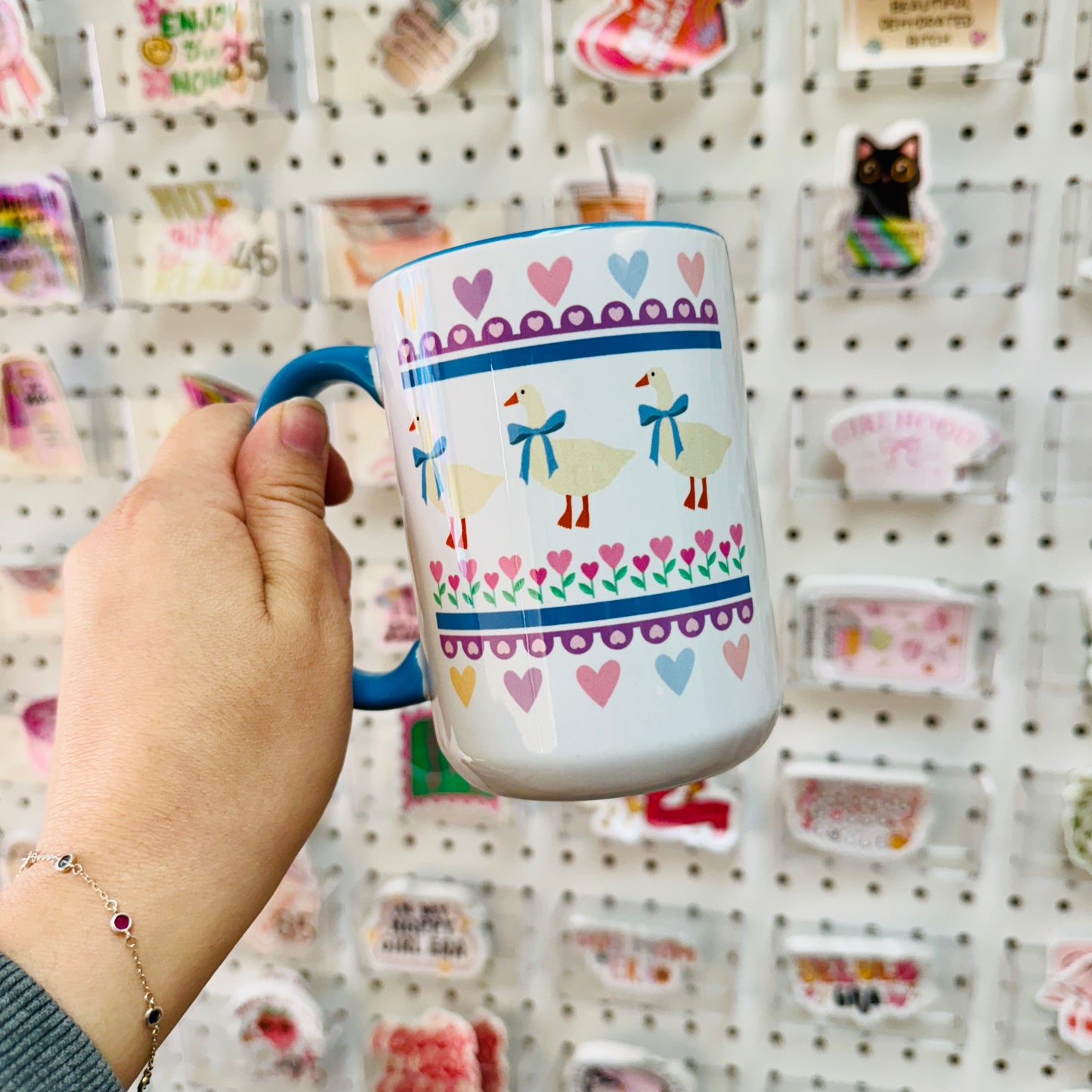 15 oz Mug, Blue Ribbon Goose Design With Blue Handle