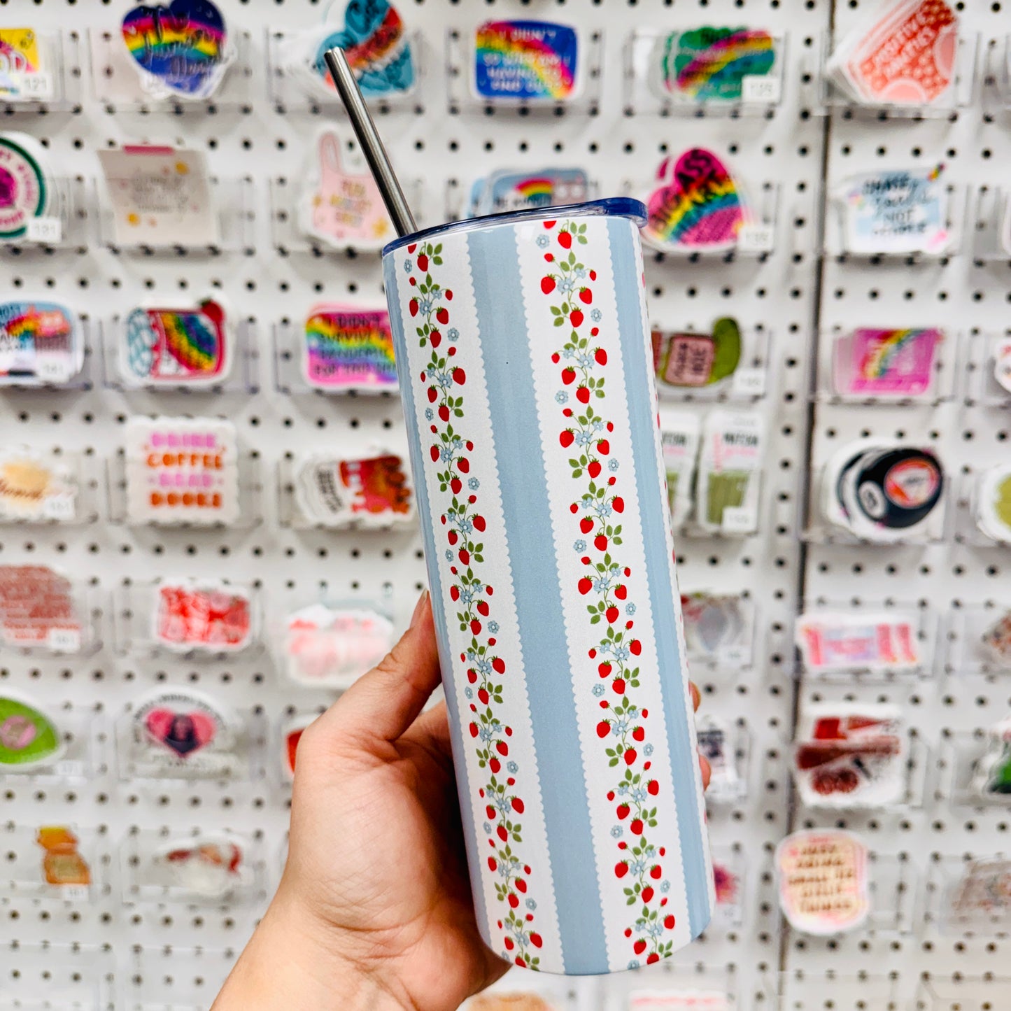 20 oz Skinny Tumbler, Strawberry Vine Pattern