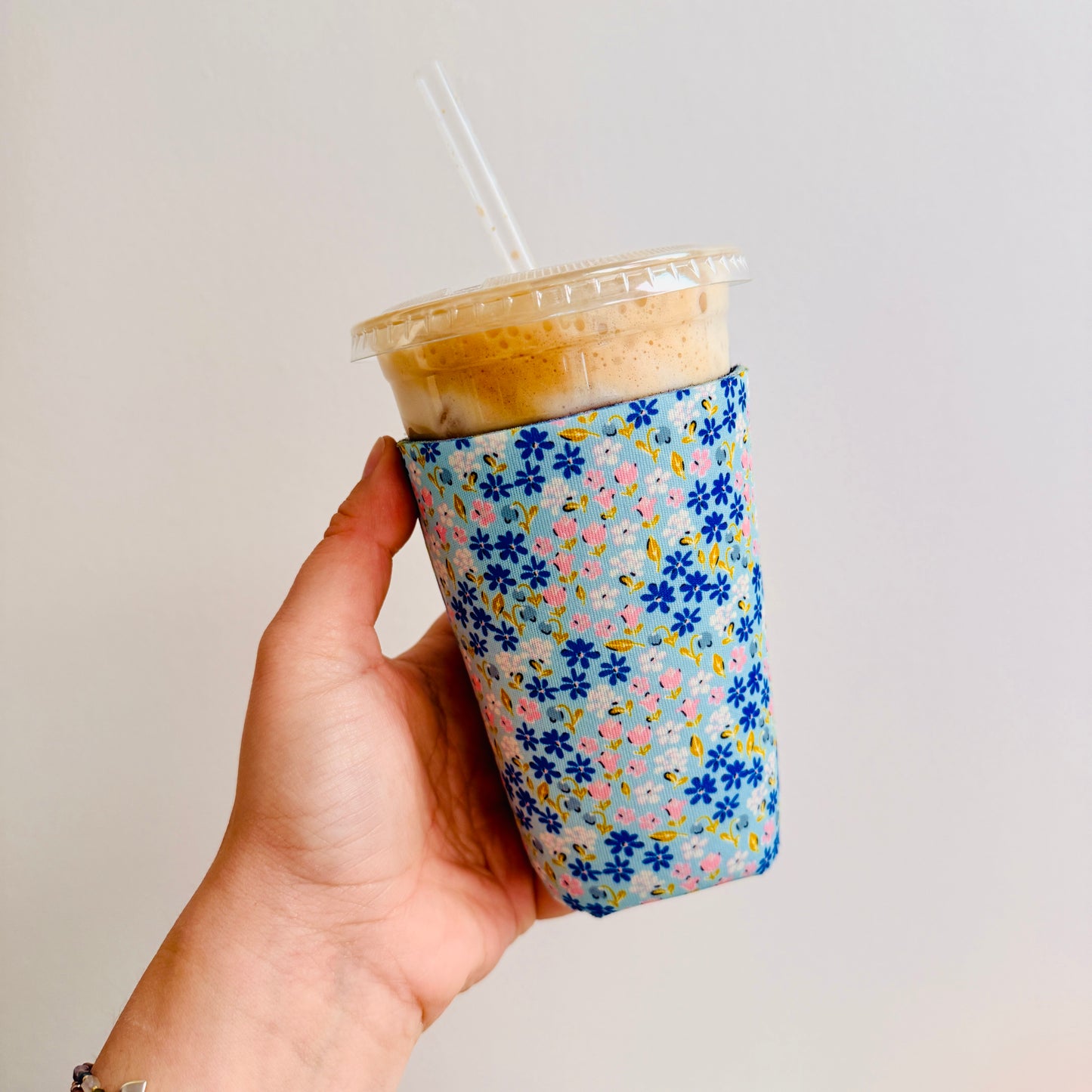 Iced Coffee Sleeve, Blue Ditsy Floral Pattern